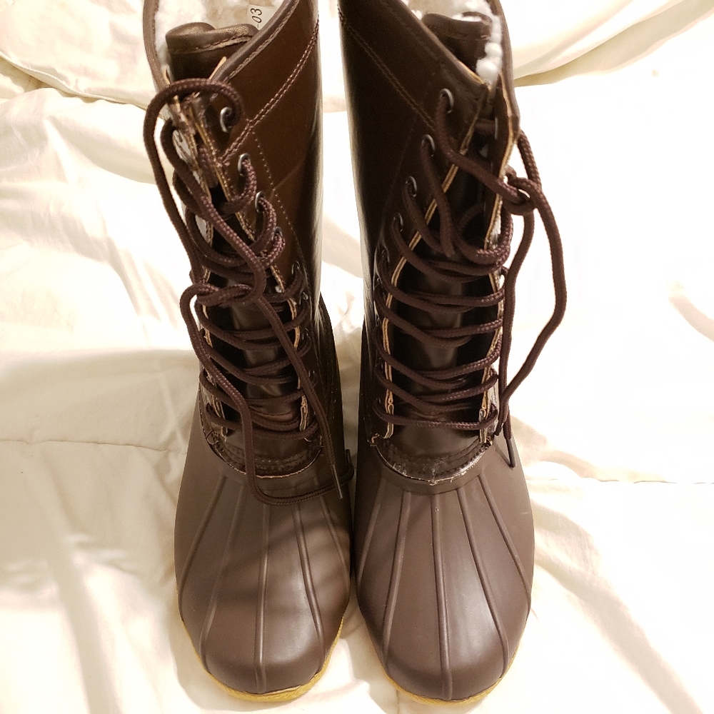 Duck boots
